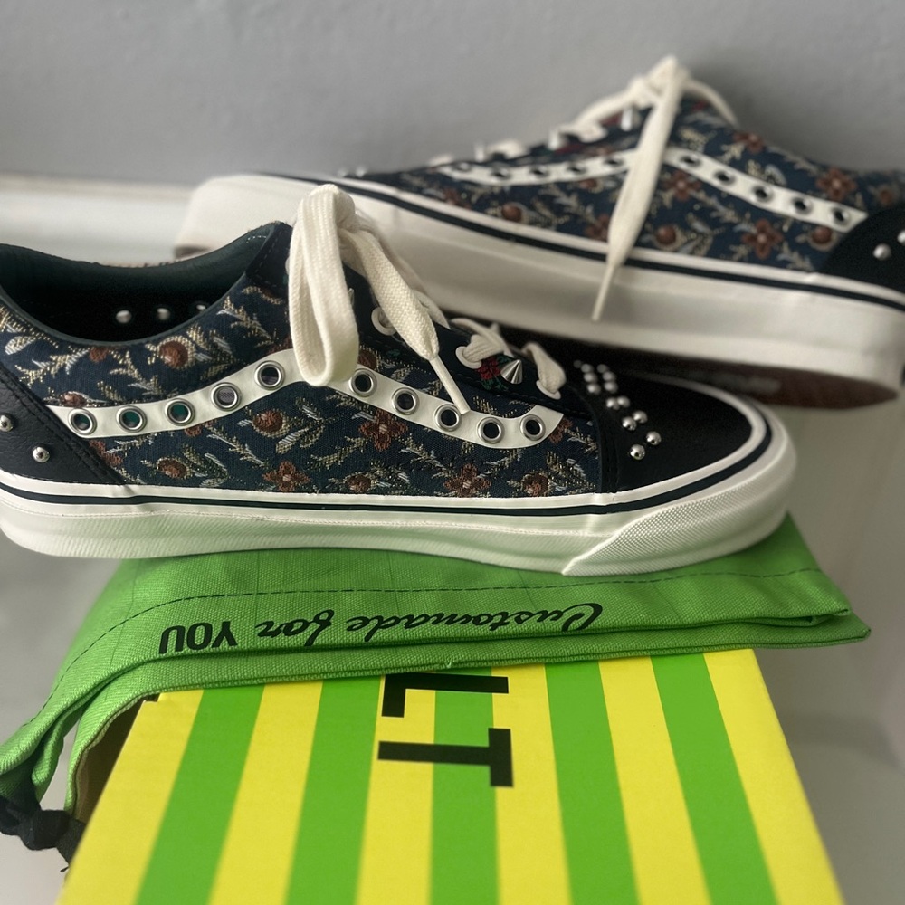 Gucci x Vans Sneakers - Picture 6 of 10